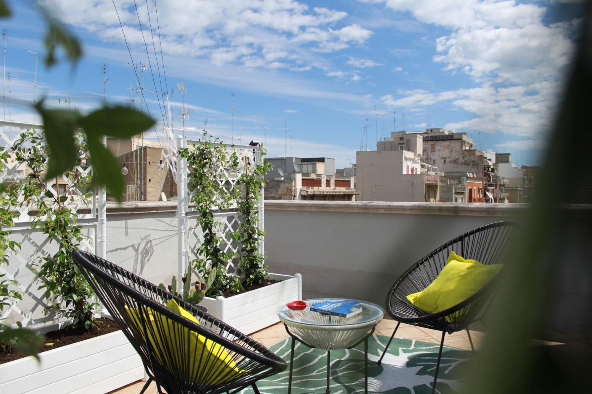 Rooftop Zahra Apartment Bari Exteriör bild