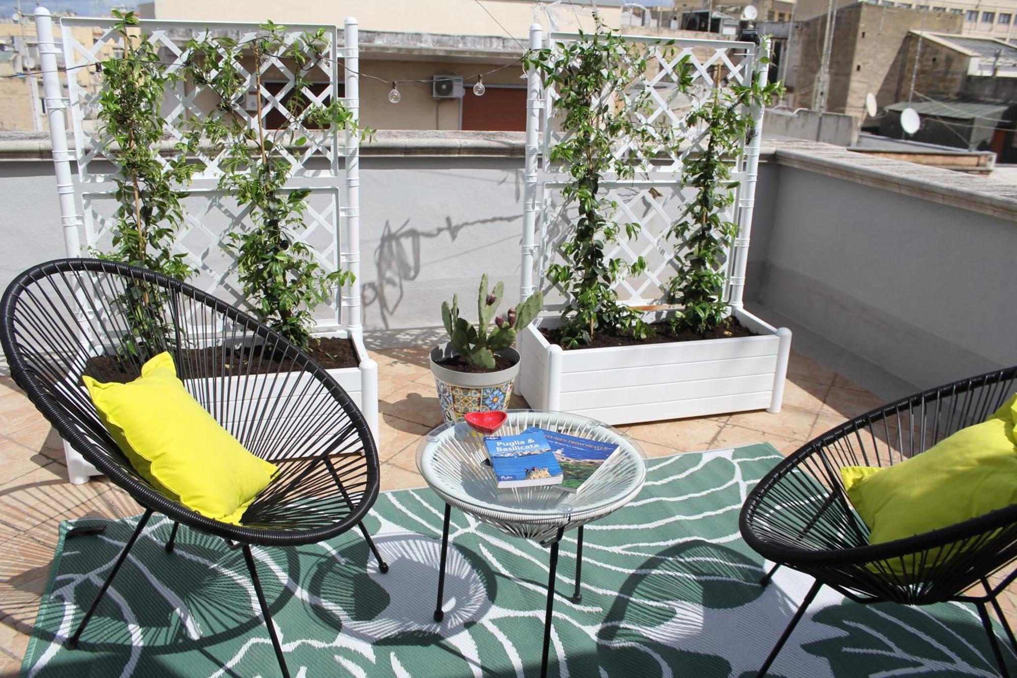 Rooftop Zahra Apartment Bari Exteriör bild